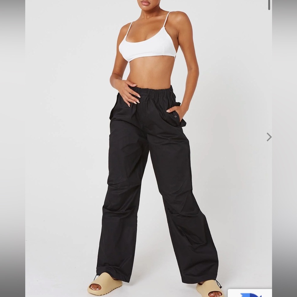 tech cargos/ parachute